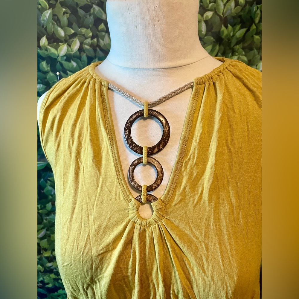 NWT Mustard yellow color sleeveless top - Picture 3 of 5